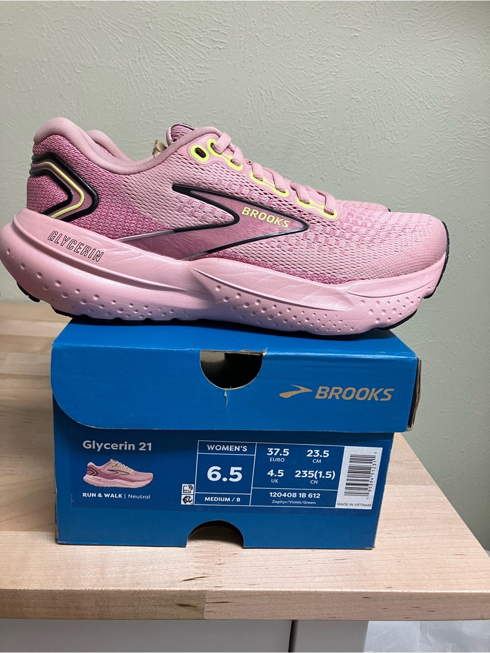 Brooks Glycerin Women's Running Shoe in Pink with Yellow Accents